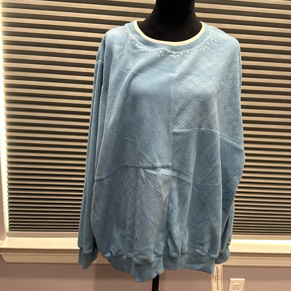 Pullover sweater